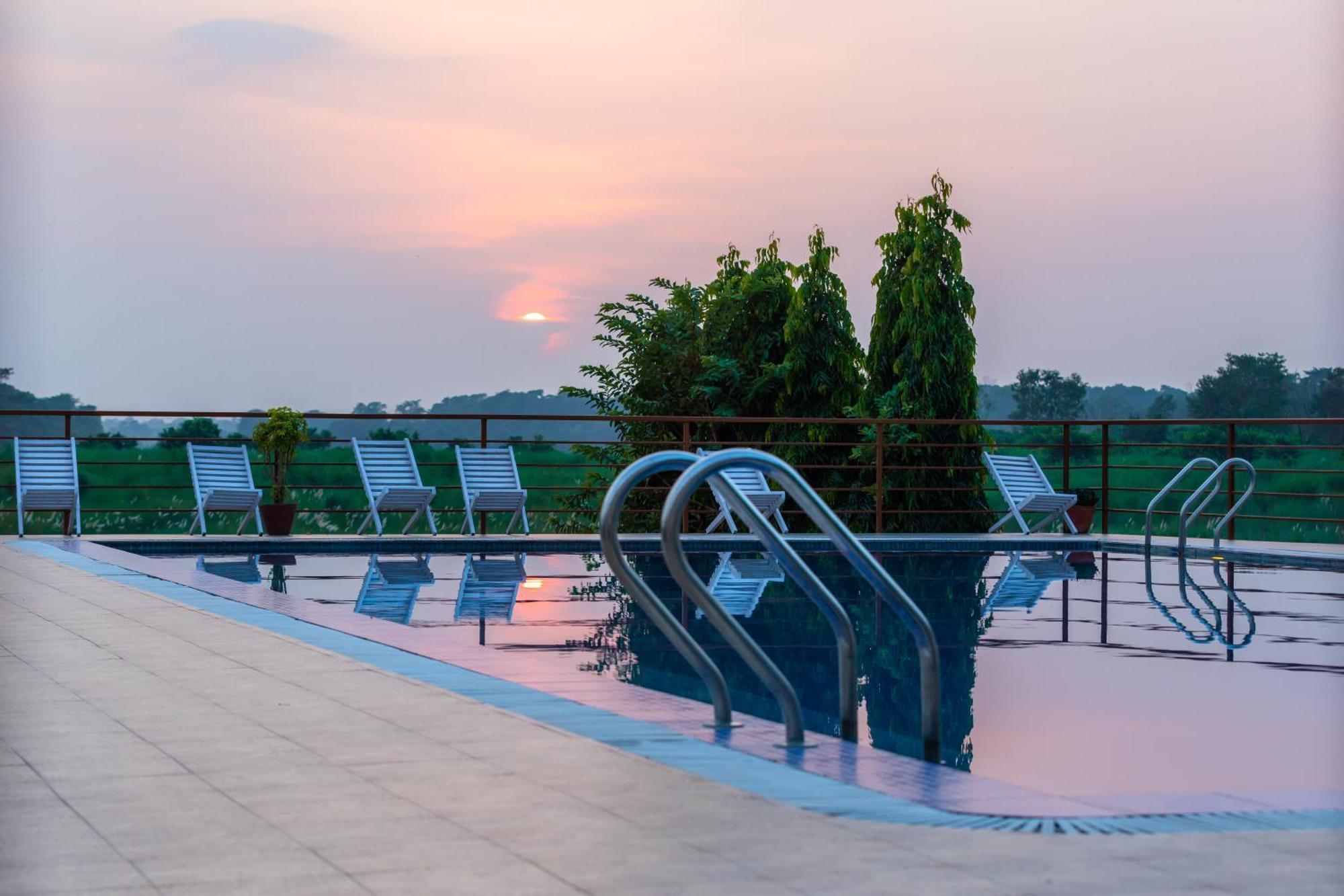 Park Safari Resort, Chitwan National Park Eksteriør bilde